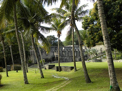 Ruines de la poudrière Mahé de Labourdonnais